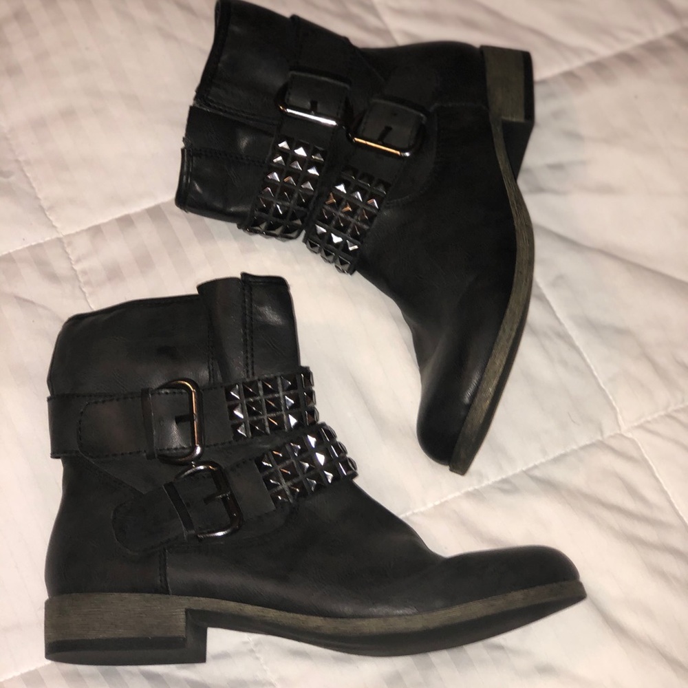 Combat boots with studs & buckles